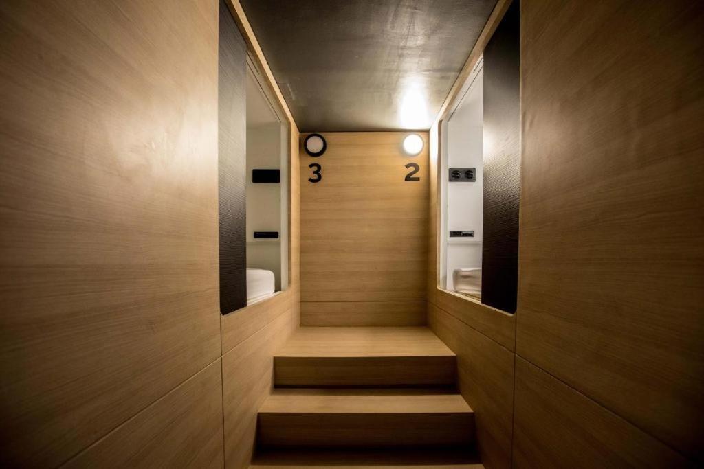 The Capsule By Unionspace (Adults Only) Μπανγκόκ Εξωτερικό φωτογραφία